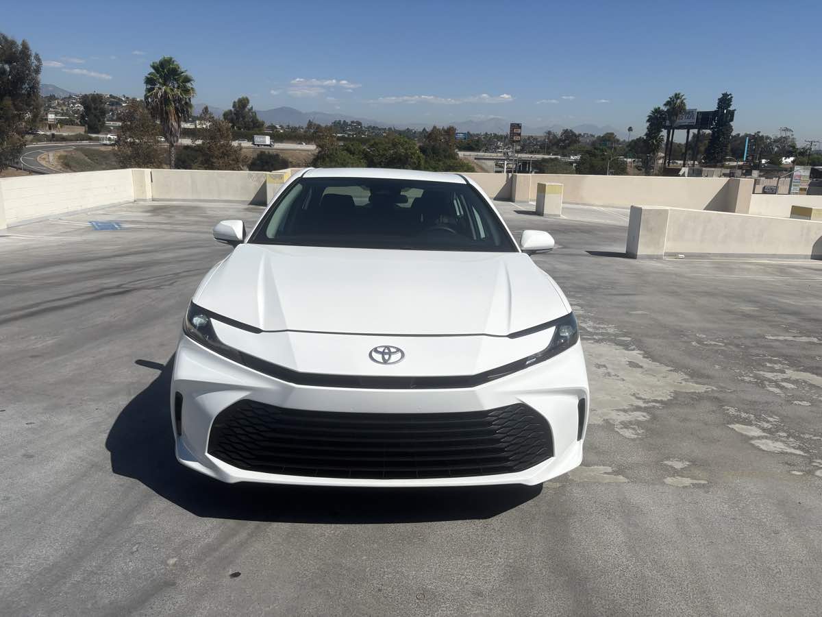 Toyota Camry photo 8