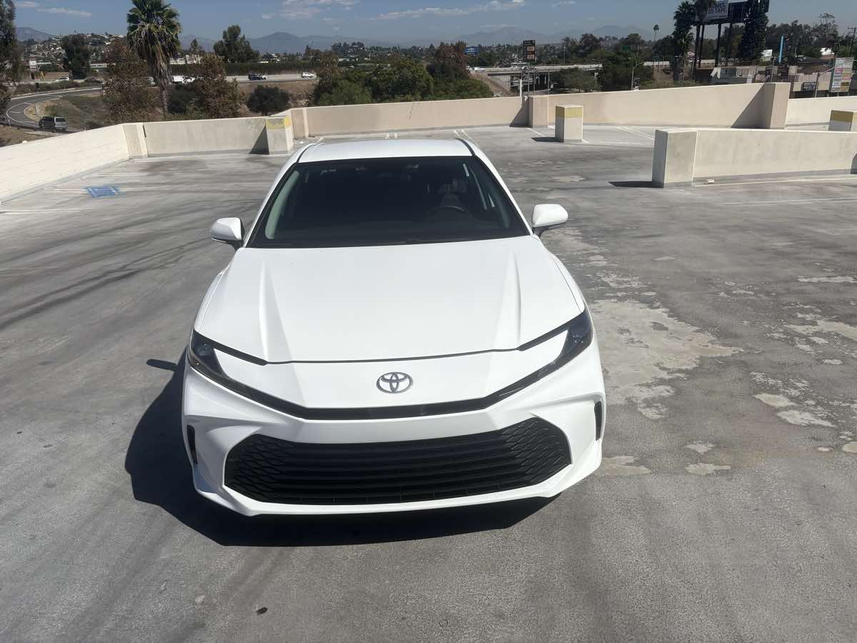 Toyota Camry photo 9
