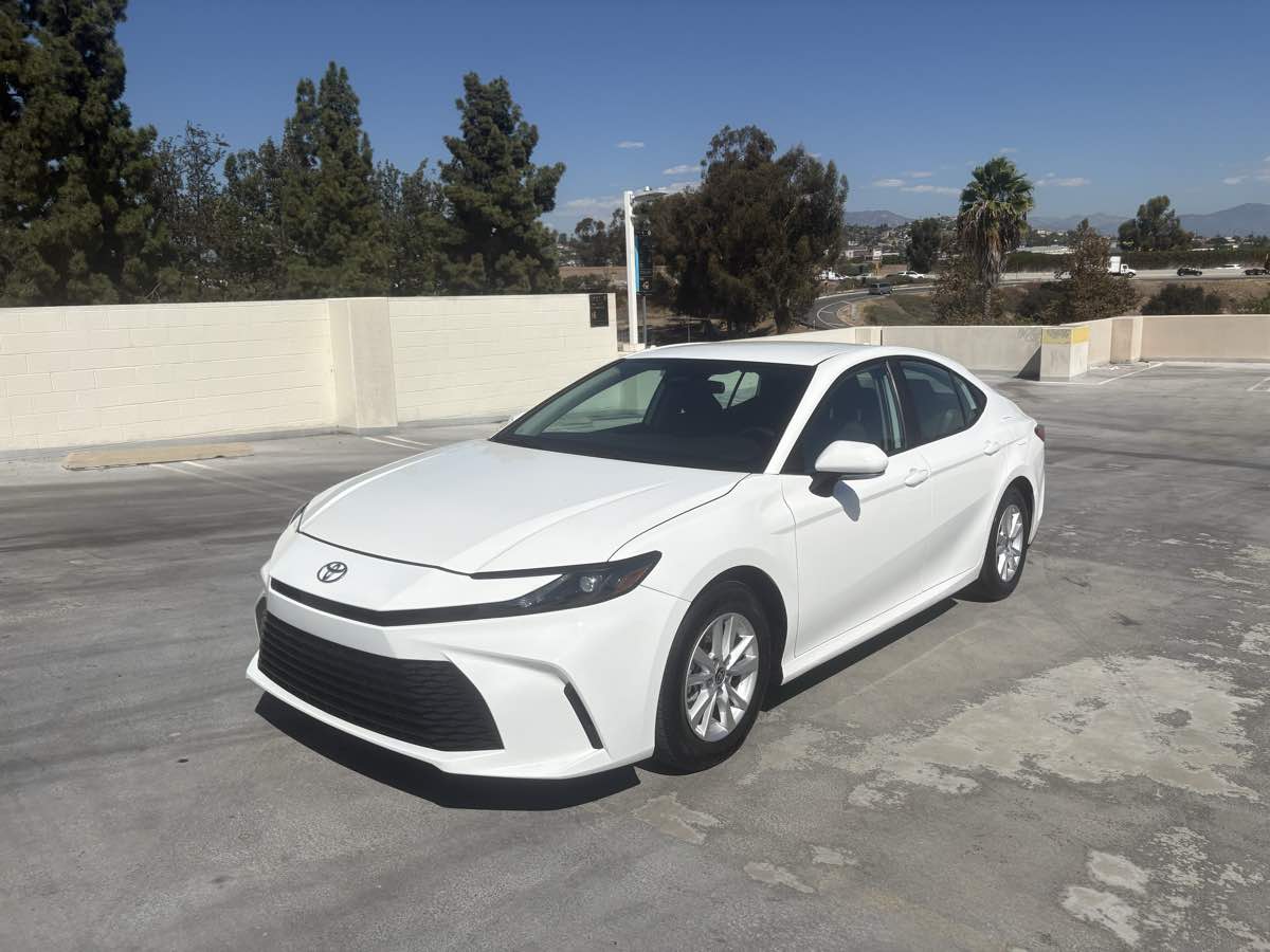 Toyota Camry photo 10