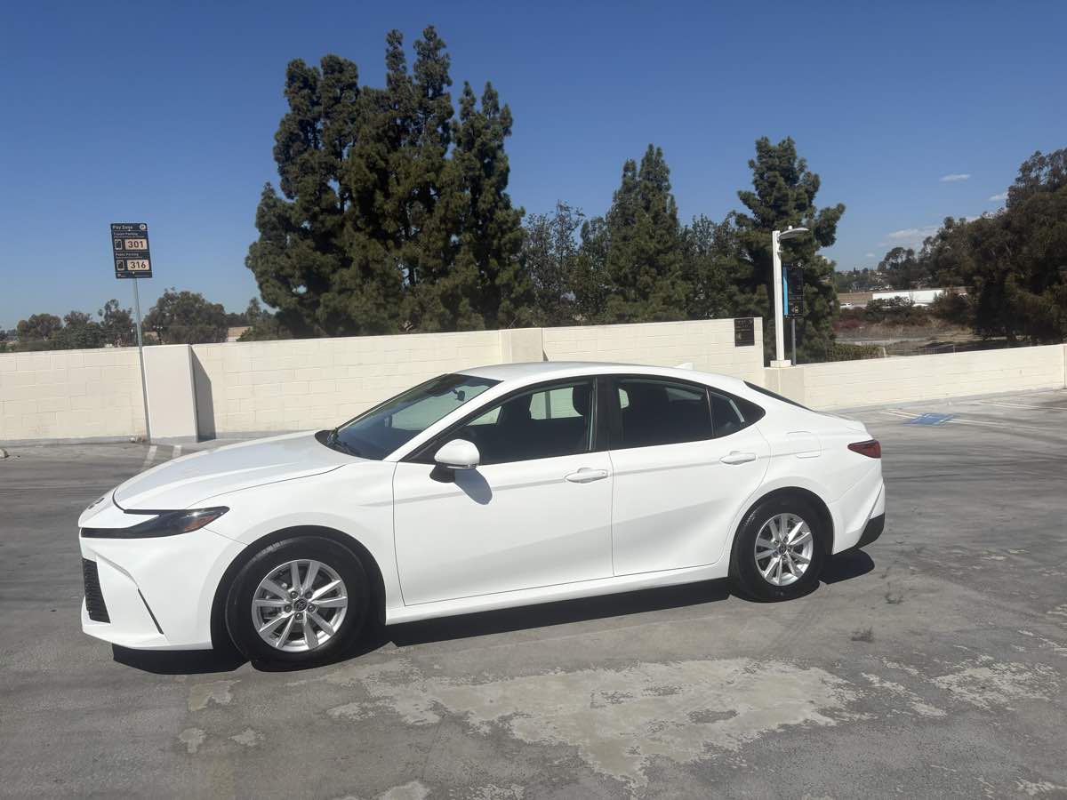 Toyota Camry photo 11