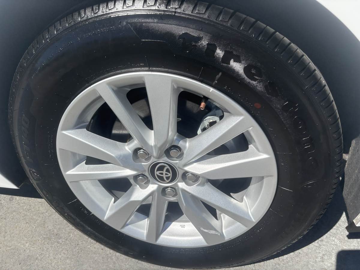 Toyota Camry photo 17