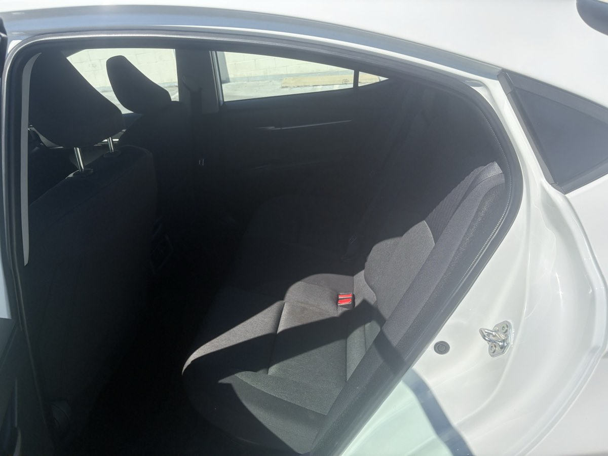 Toyota Camry photo 18