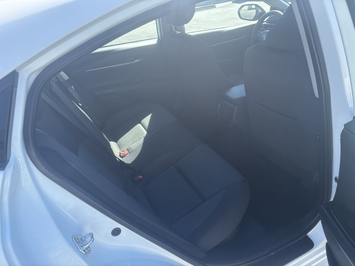 Toyota Camry photo 19