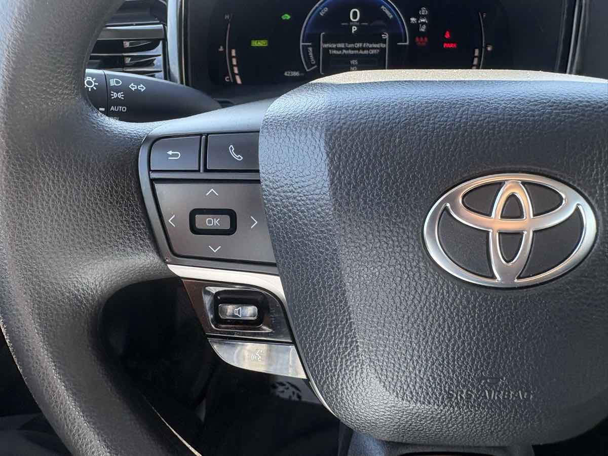 Toyota Camry photo 29