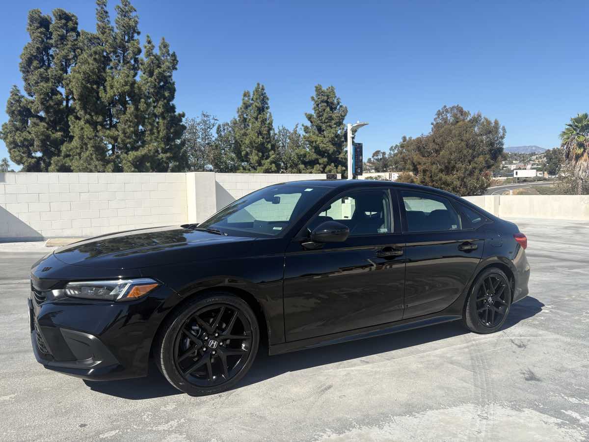Photo 2 of this Honda Civic Sedan