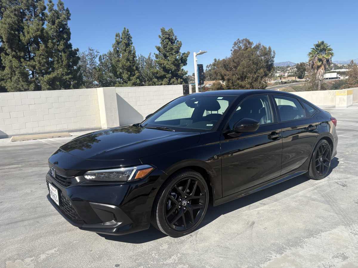 Photo 4 of this Honda Civic Sedan