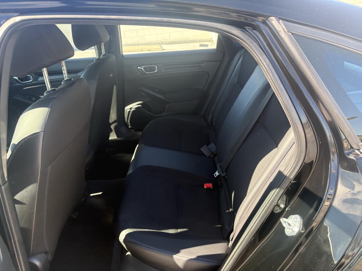 Photo 14 of this Honda Civic Sedan
