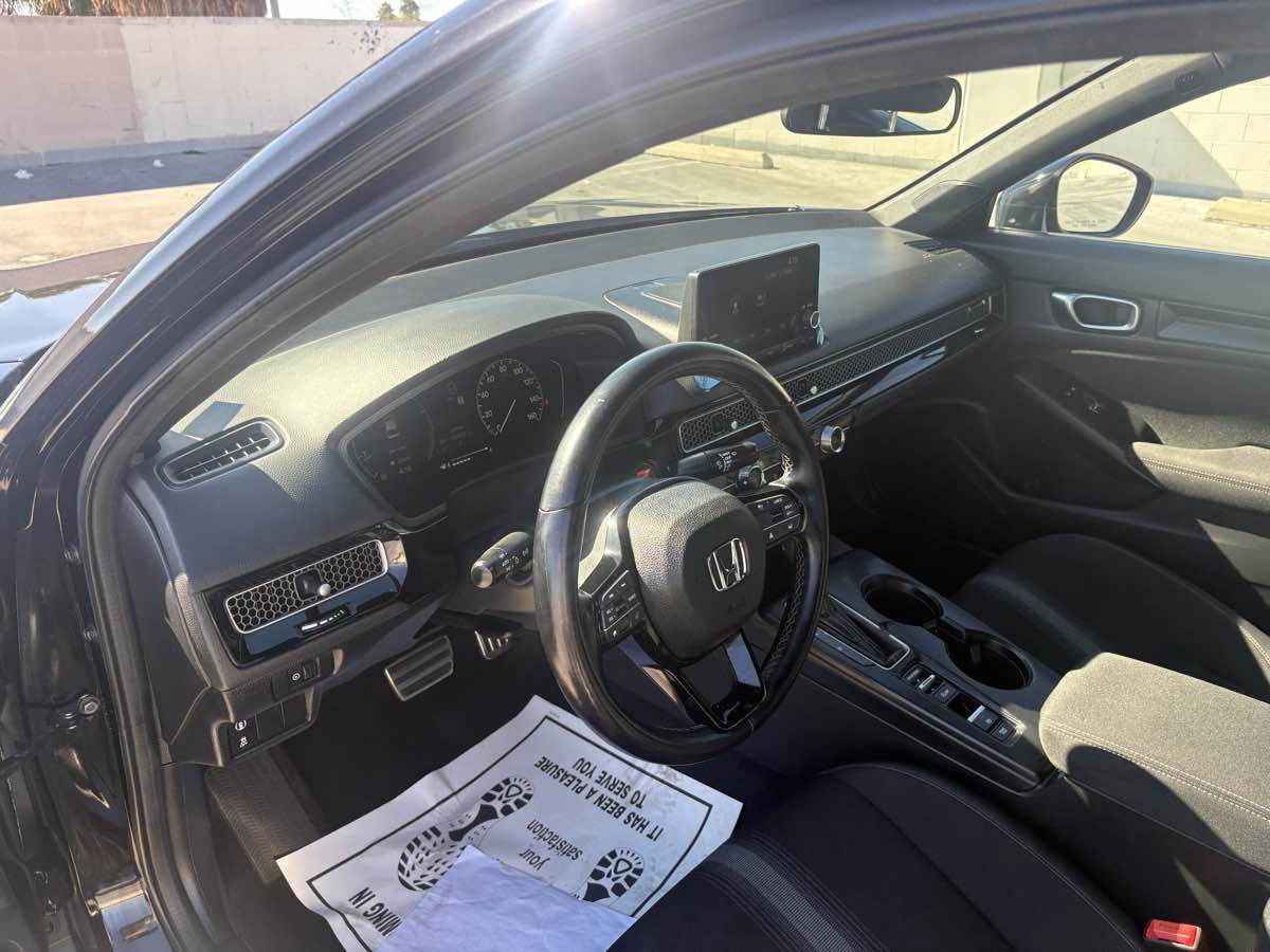 Photo 16 of this Honda Civic Sedan