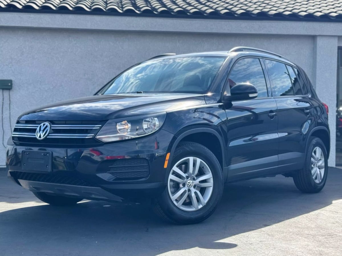 2016 Volkswagen Tiguan S photo 2