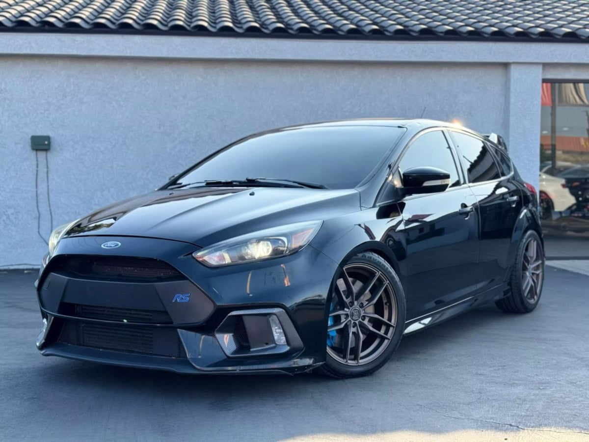 2017 Ford Focus RS photo 2