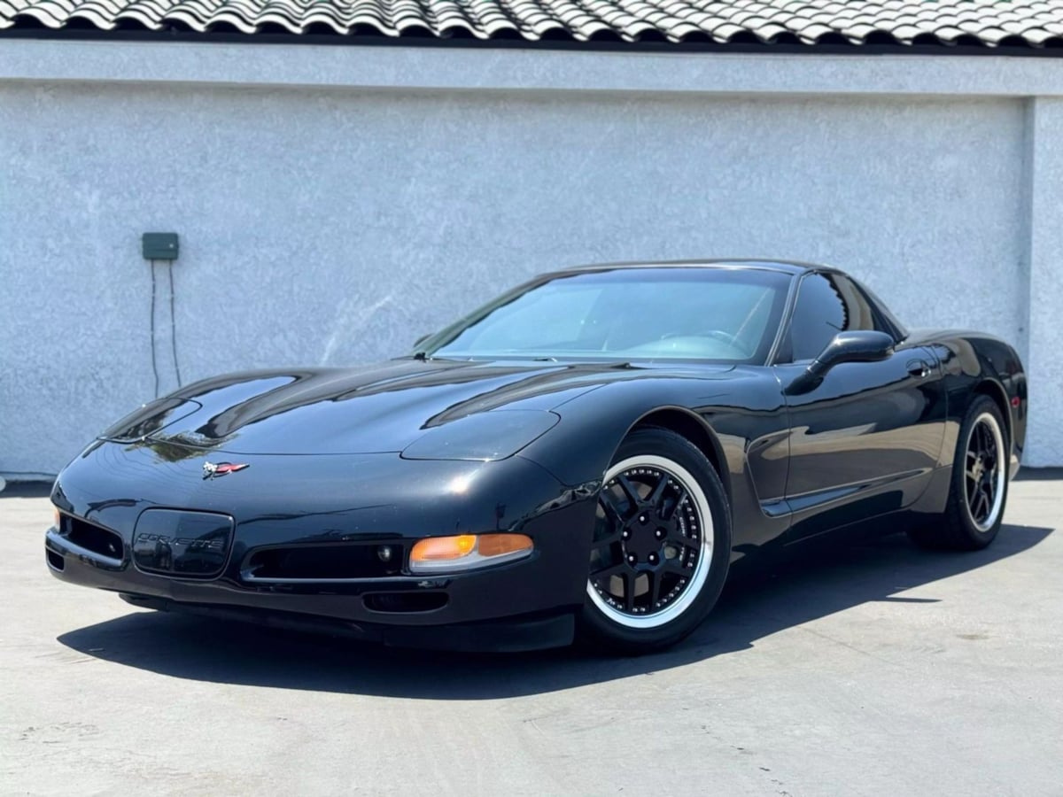 1998 Chevrolet Corvette photo 2