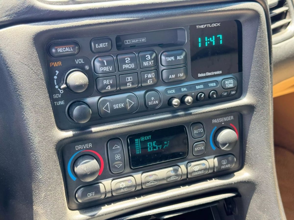 1998 Chevrolet Corvette photo 21