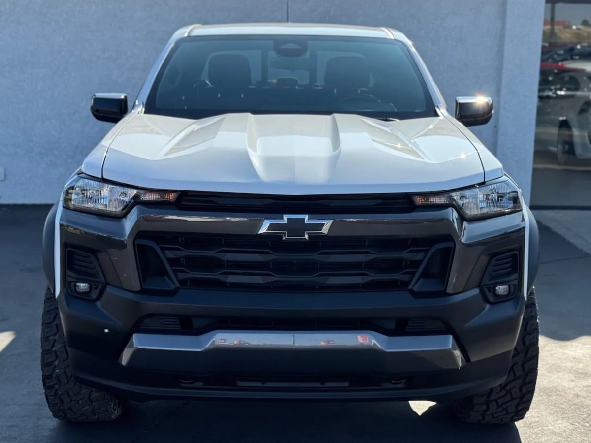 2023 Chevrolet Colorado Trail Boss photo 3