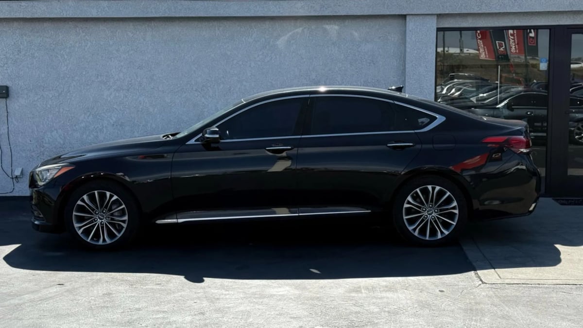 2016 Hyundai Genesis 3.8 photo 4