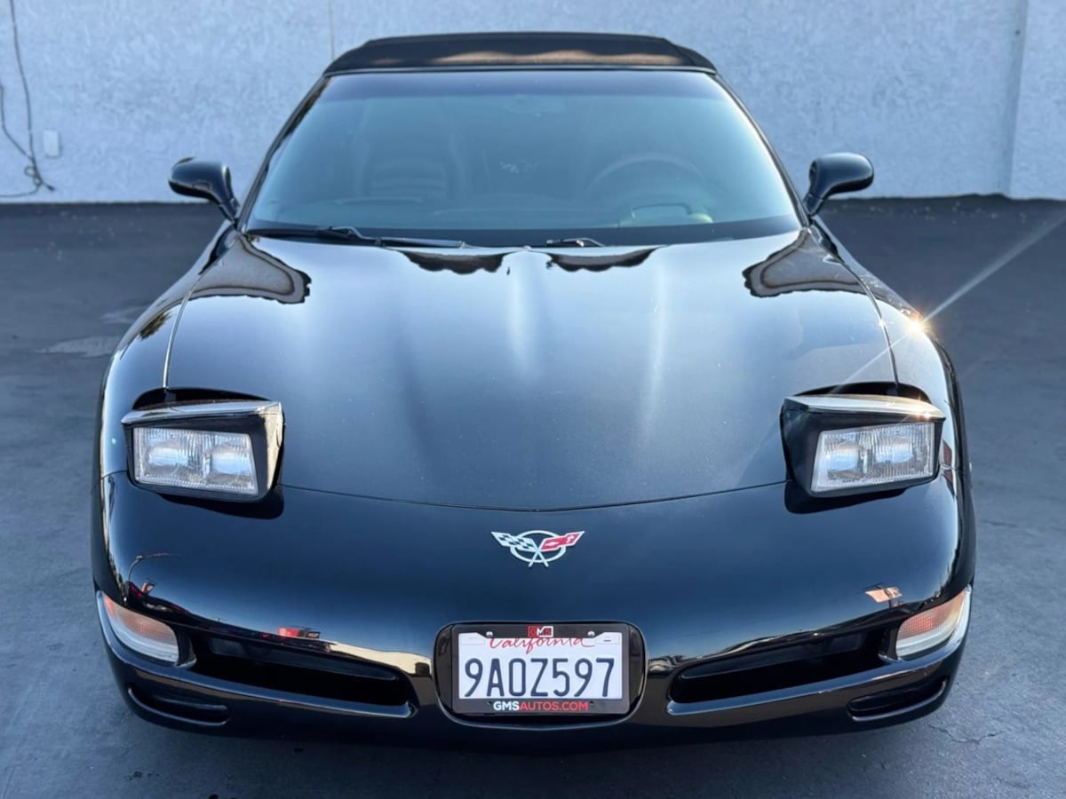 2002 Chevrolet Corvette photo 3