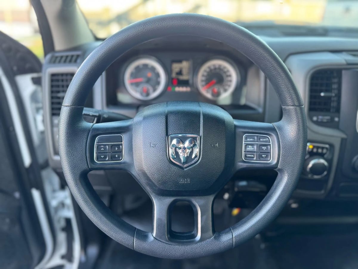 2020 Ram 1500 Classic photo 25