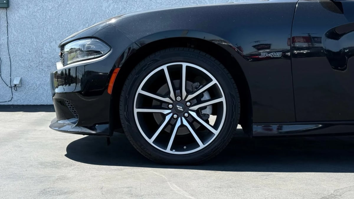 2023 Dodge Charger R/T photo 9