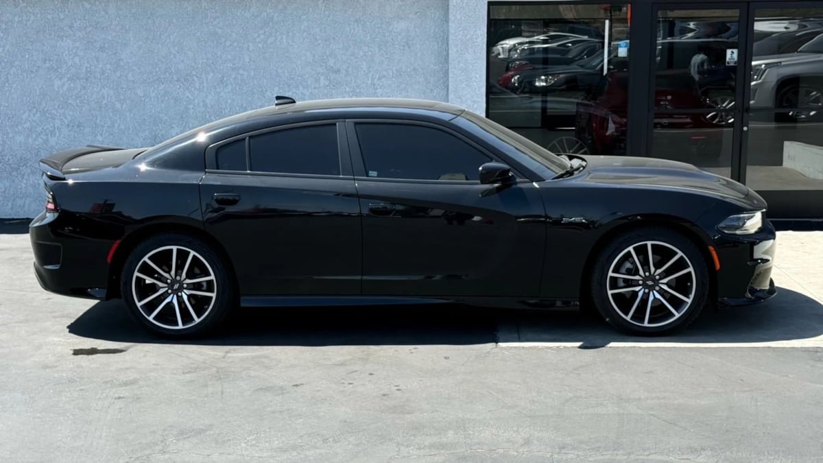 2023 Dodge Charger R/T photo 19
