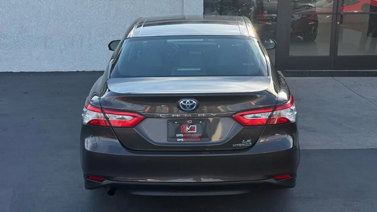 2018 Toyota Camry Hybrid LE photo 11