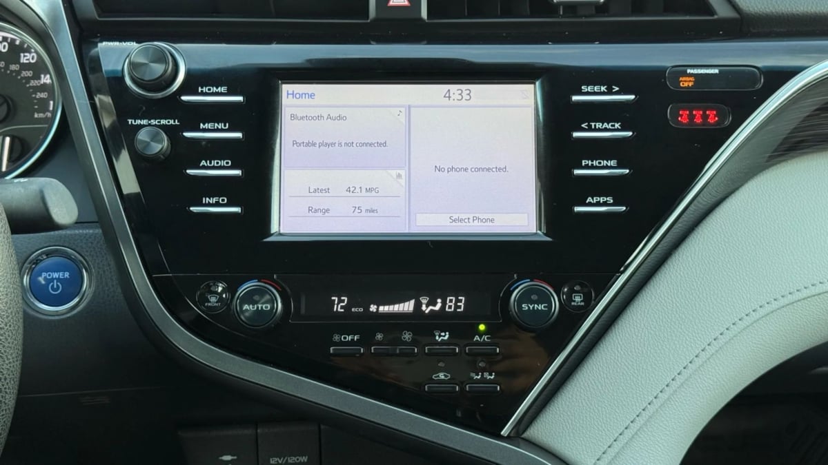 2018 Toyota Camry Hybrid LE photo 49