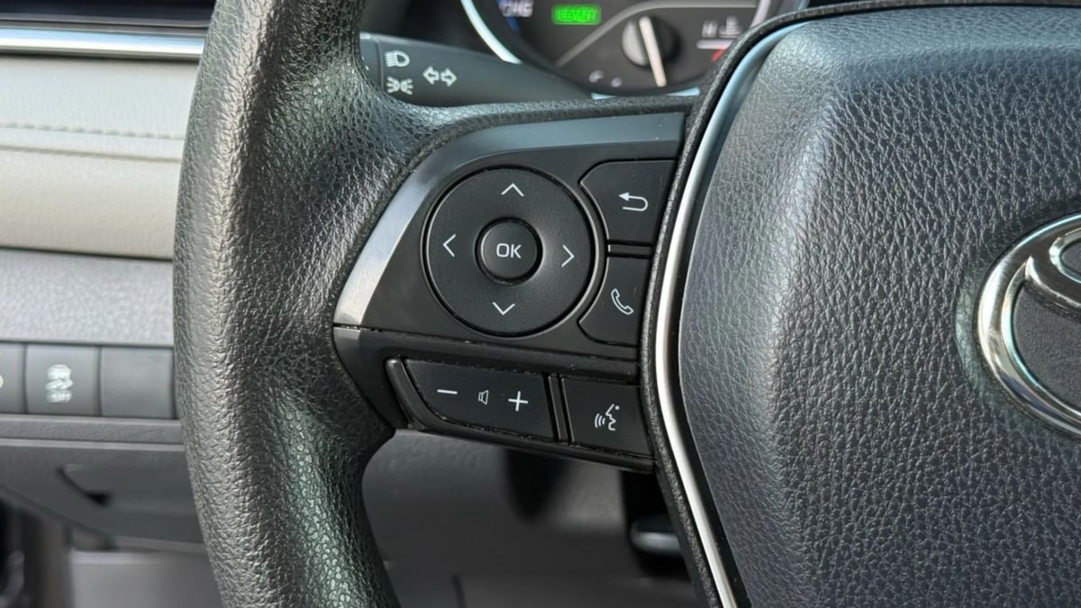 2018 Toyota Camry Hybrid LE photo 54