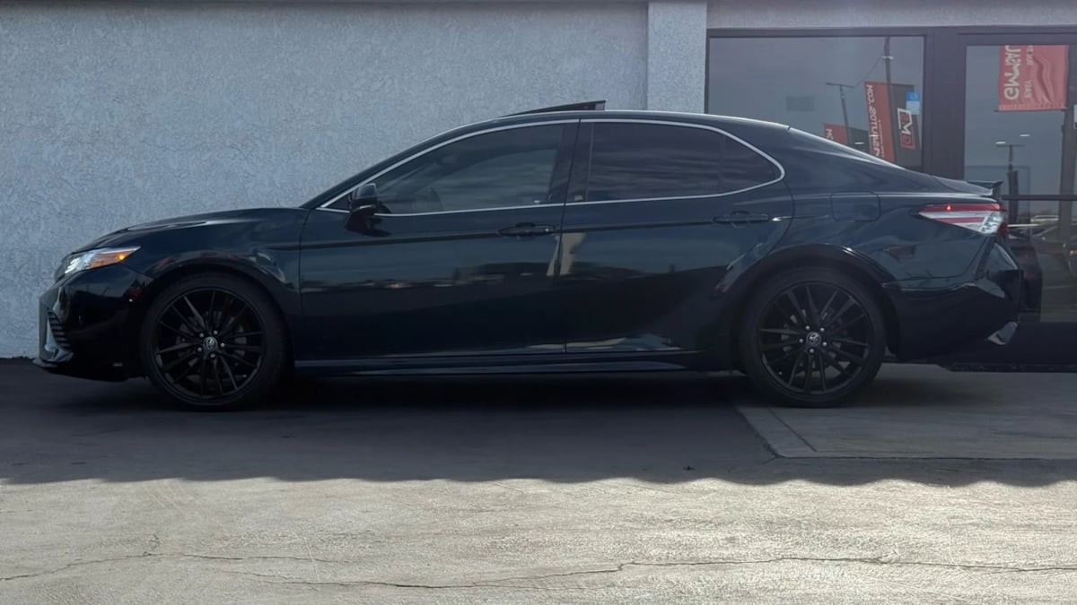 2018 Toyota Camry XSE photo 4