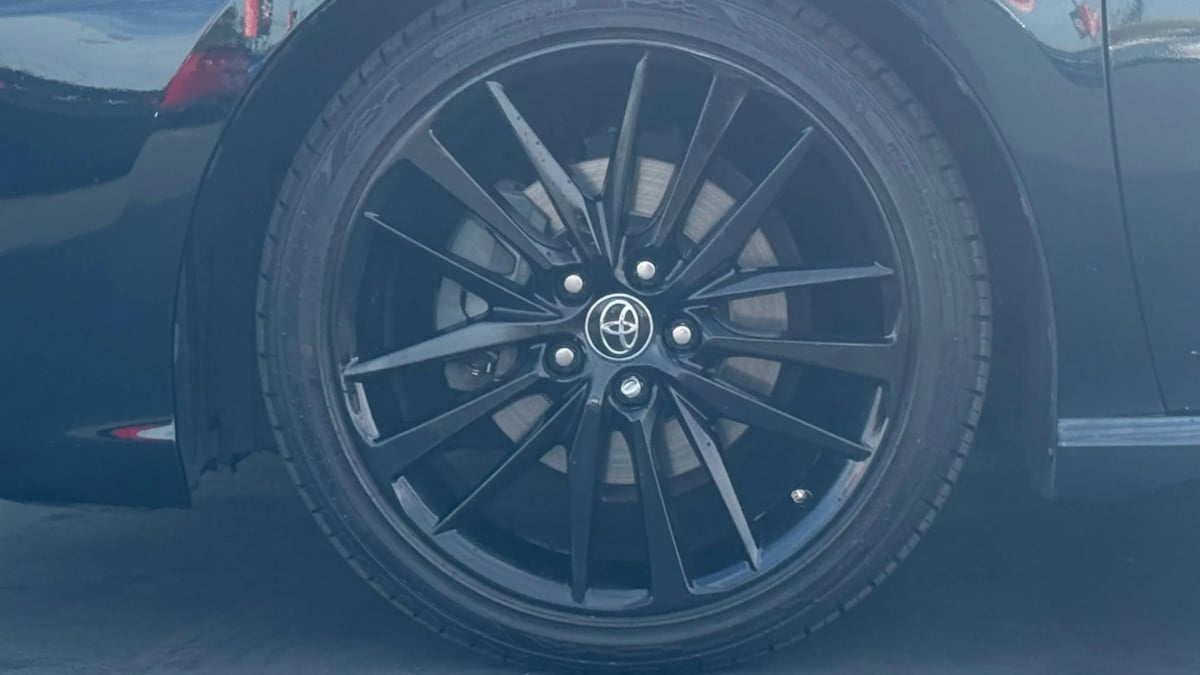 2018 Toyota Camry XSE photo 7