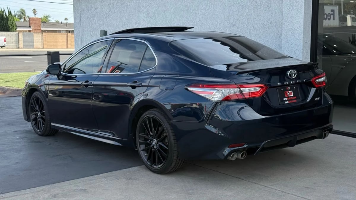 2018 Toyota Camry XSE photo 8