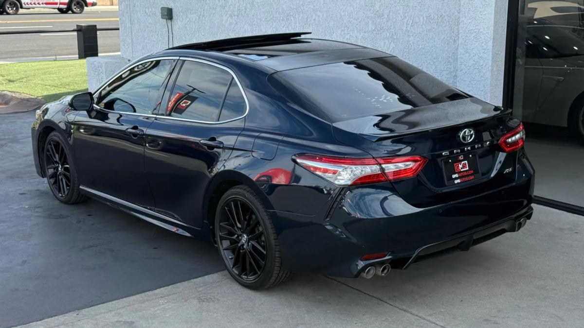 2018 Toyota Camry XSE photo 10