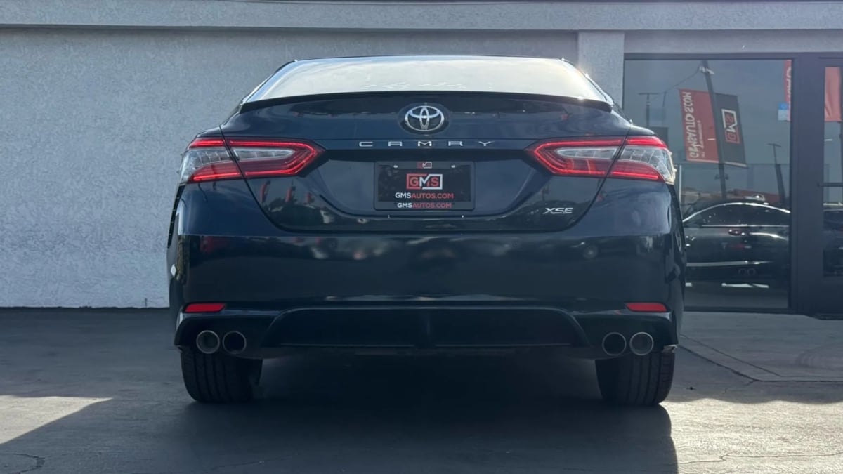 2018 Toyota Camry XSE photo 12
