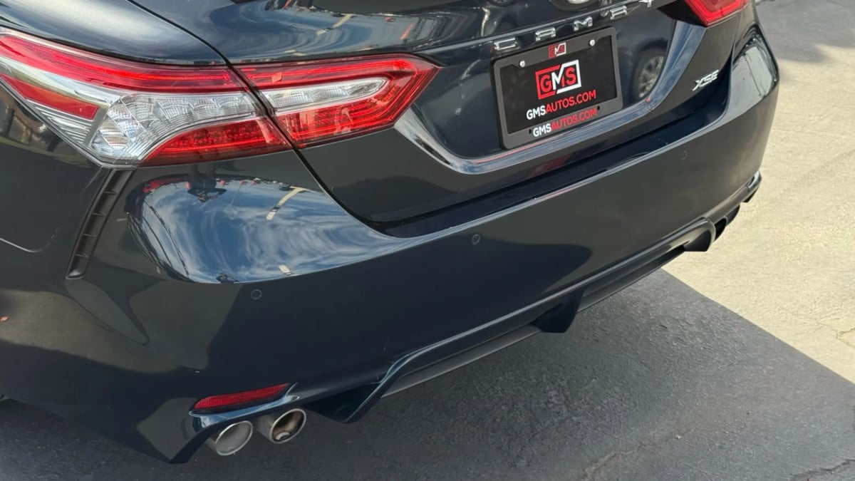 2018 Toyota Camry XSE photo 17