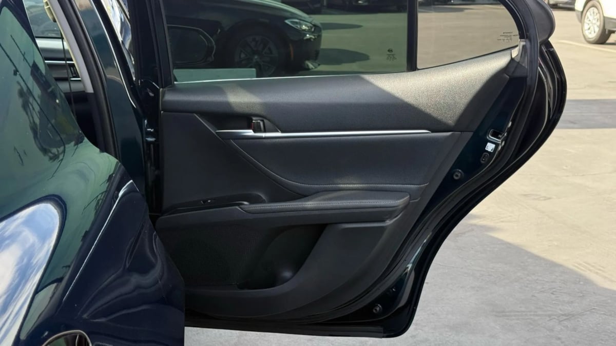 2018 Toyota Camry XSE photo 30