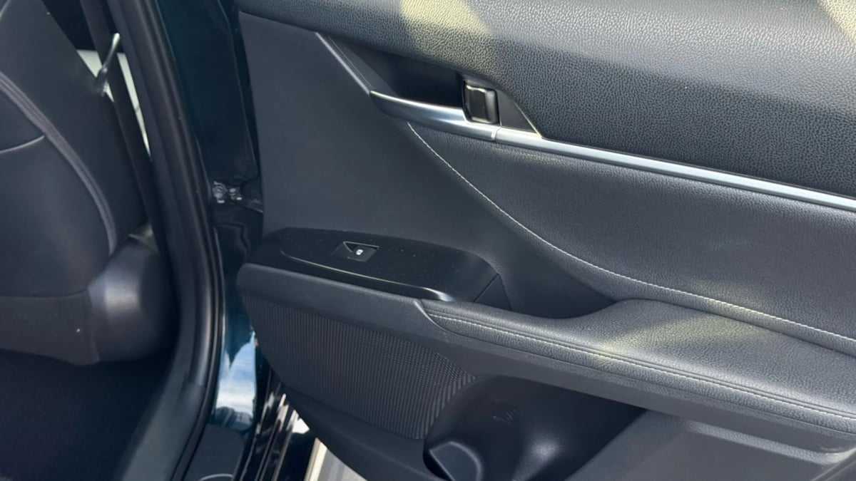 2018 Toyota Camry XSE photo 31
