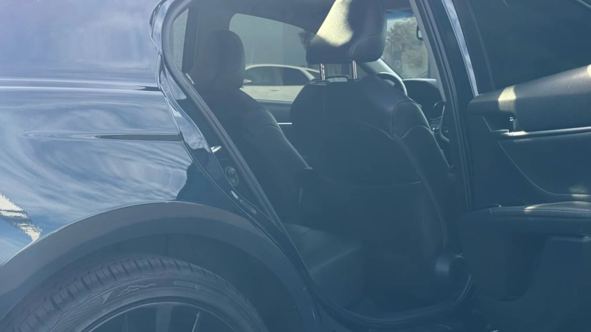 2018 Toyota Camry XSE photo 32