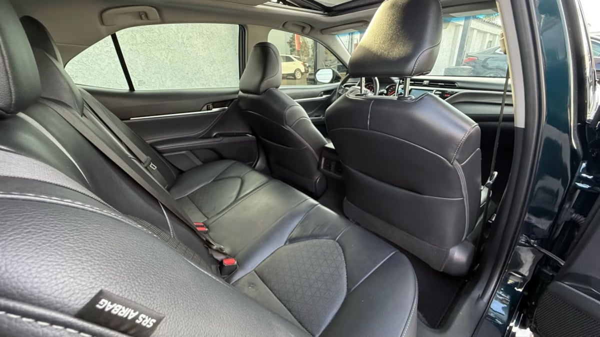 2018 Toyota Camry XSE photo 33