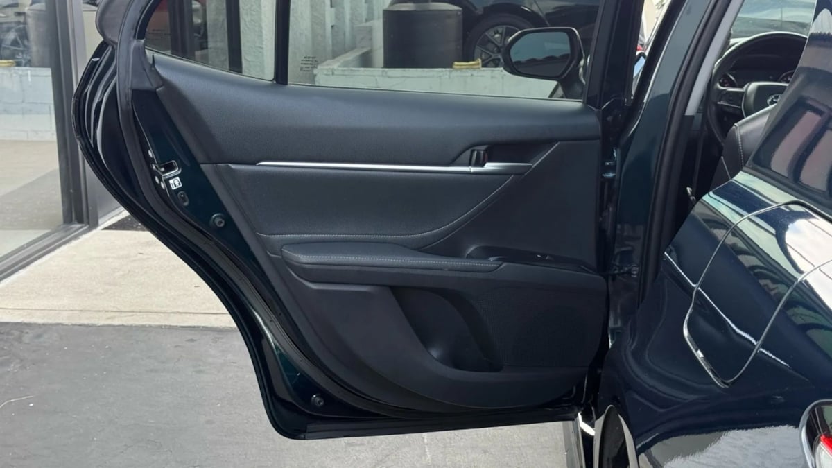 2018 Toyota Camry XSE photo 36