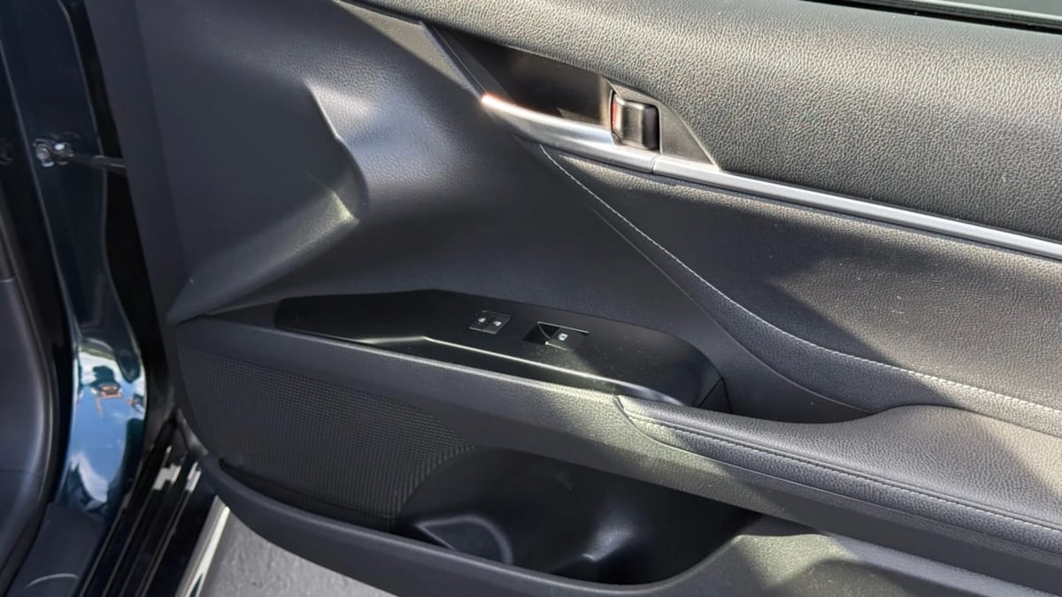 2018 Toyota Camry XSE photo 41