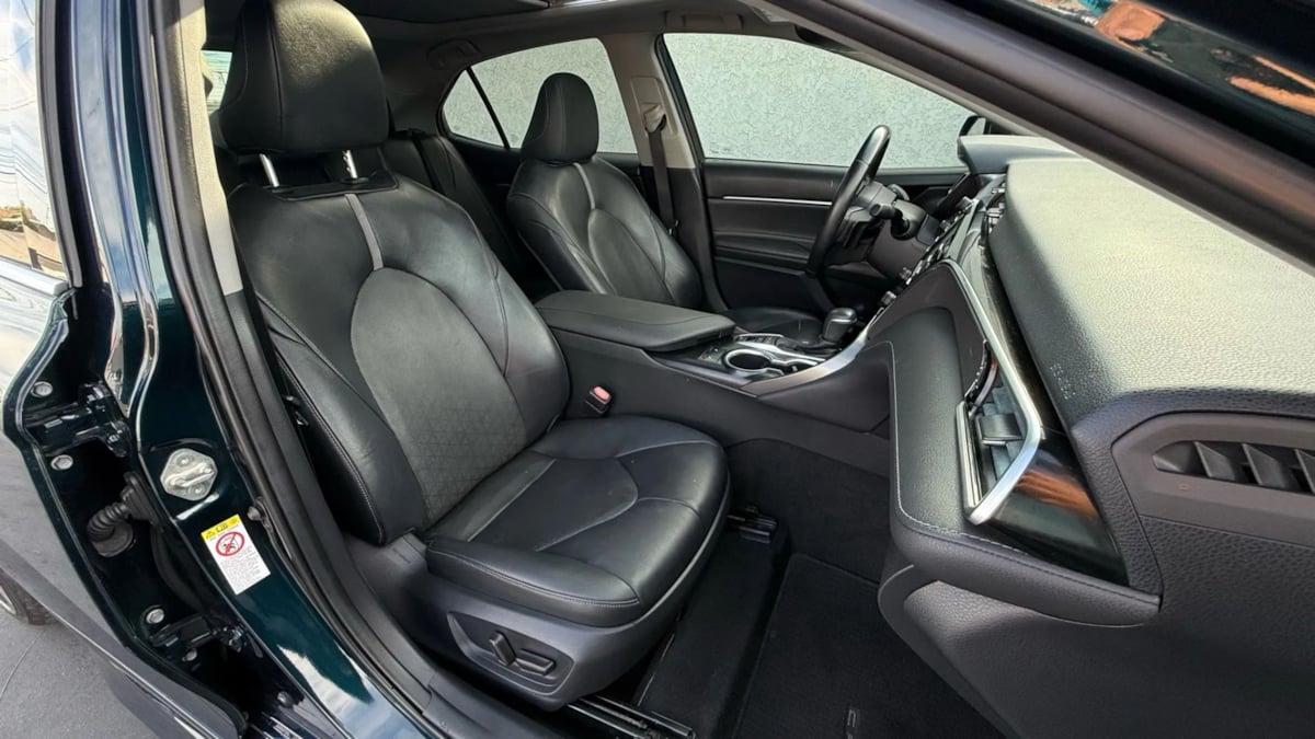 2018 Toyota Camry XSE photo 42