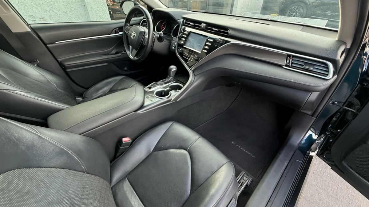 2018 Toyota Camry XSE photo 44