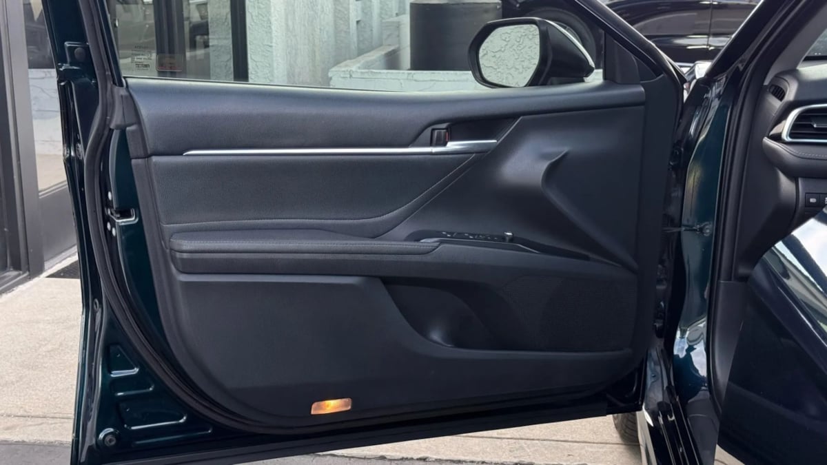 2018 Toyota Camry XSE photo 46