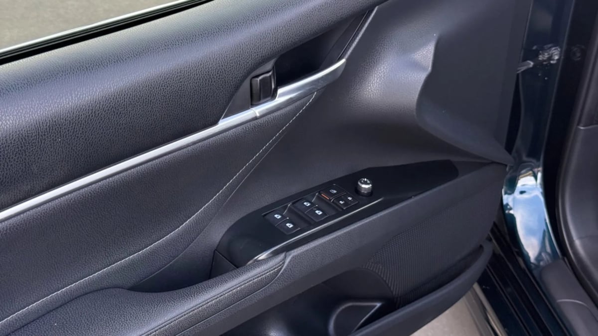 2018 Toyota Camry XSE photo 47