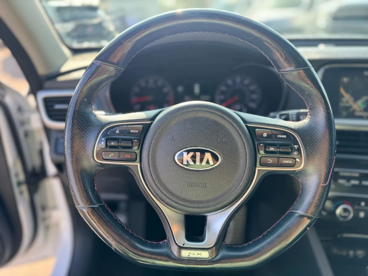 2016 Kia Optima SX Turbo photo 19