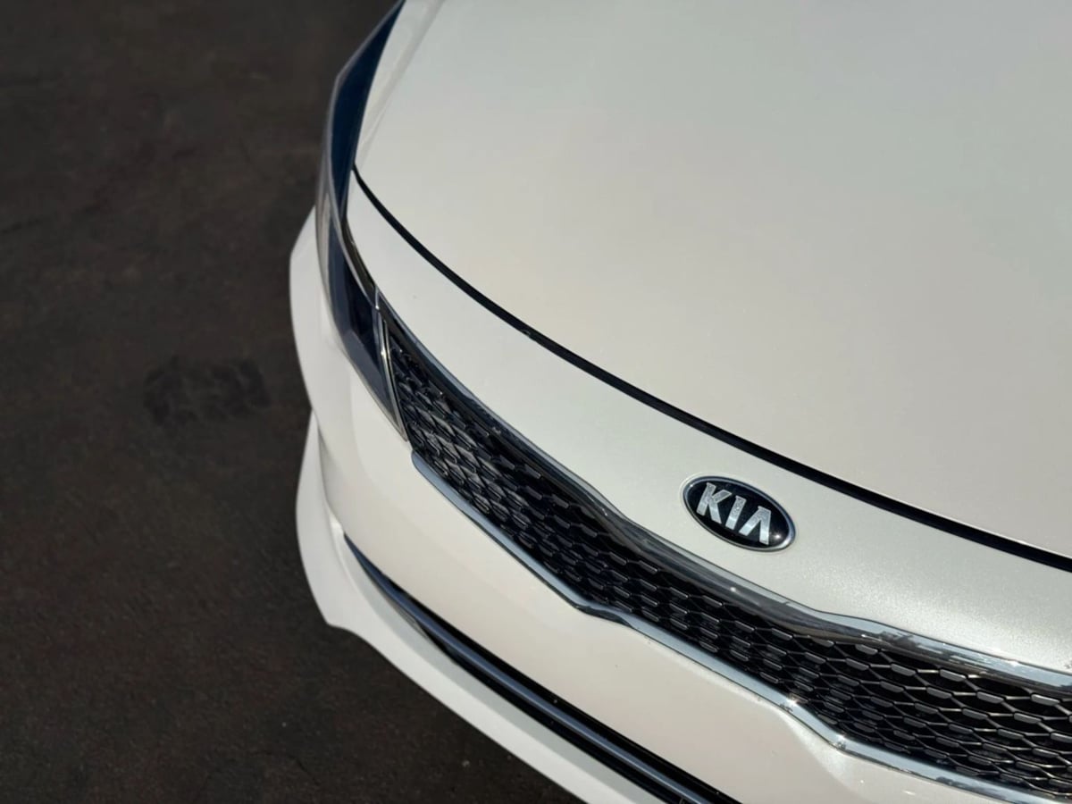2016 Kia Optima SX Turbo photo 23