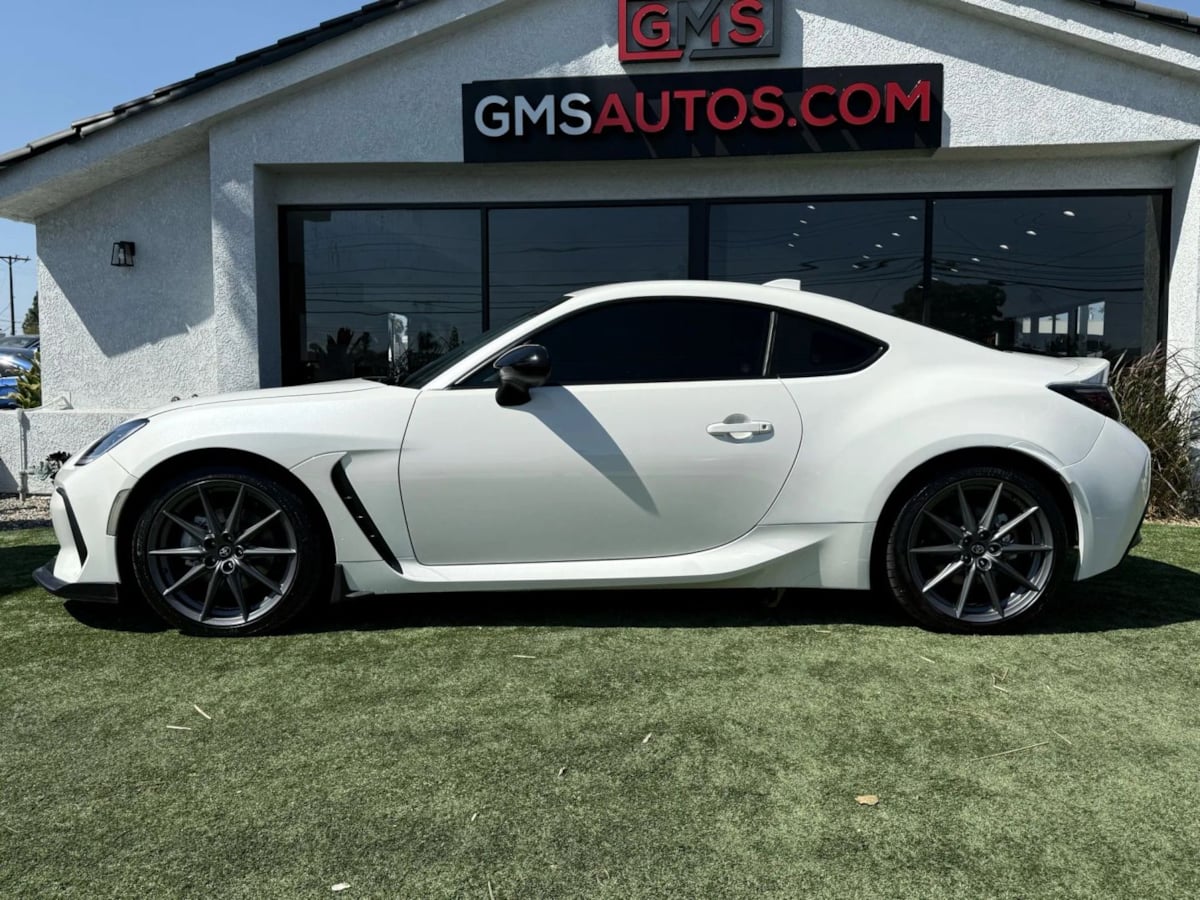 2024 Toyota GR86 photo 4