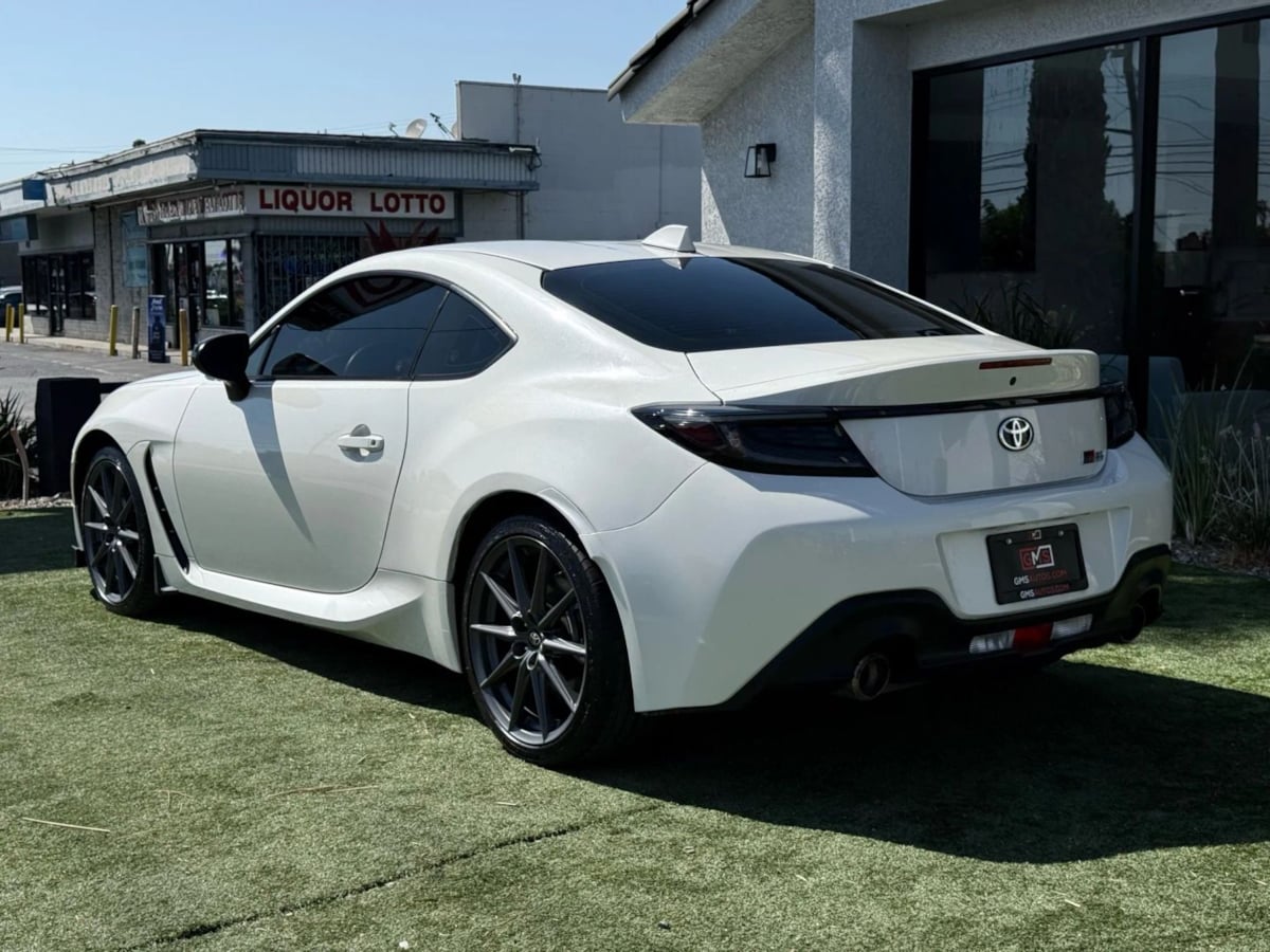 2024 Toyota GR86 photo 6