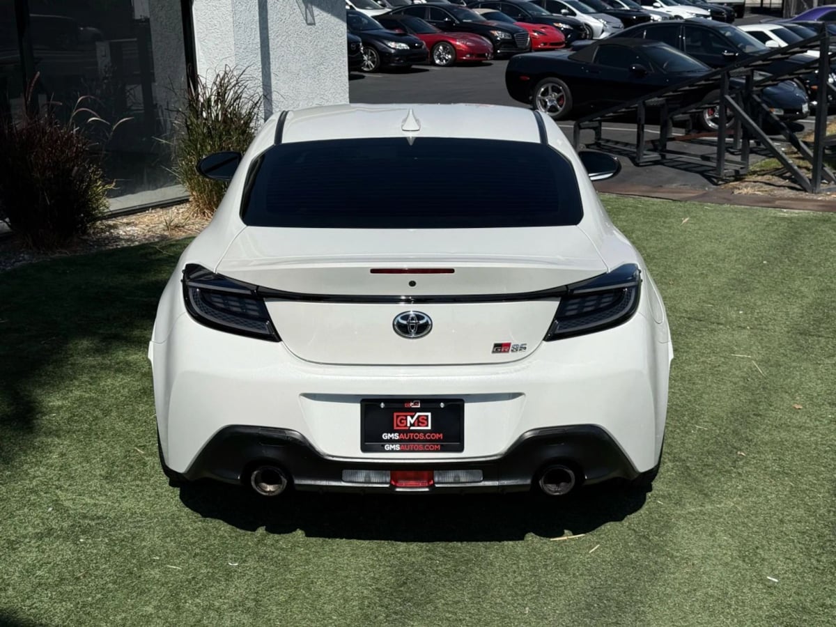 2024 Toyota GR86 photo 9