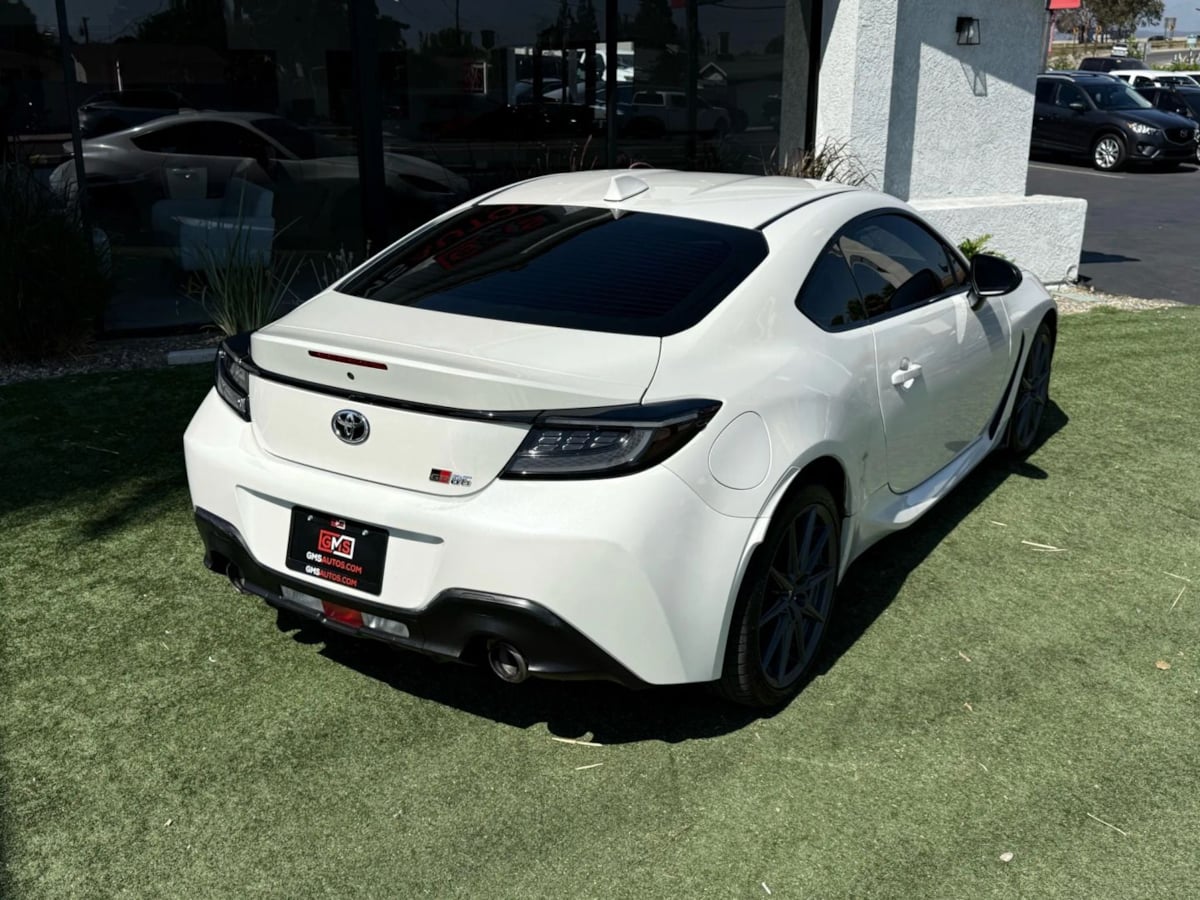 2024 Toyota GR86 photo 11