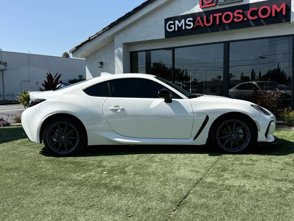 2024 Toyota GR86 photo 12