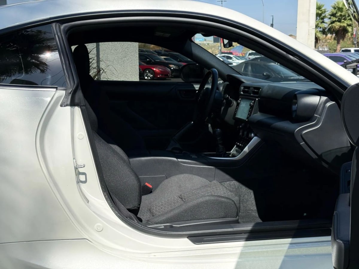 2024 Toyota GR86 photo 27