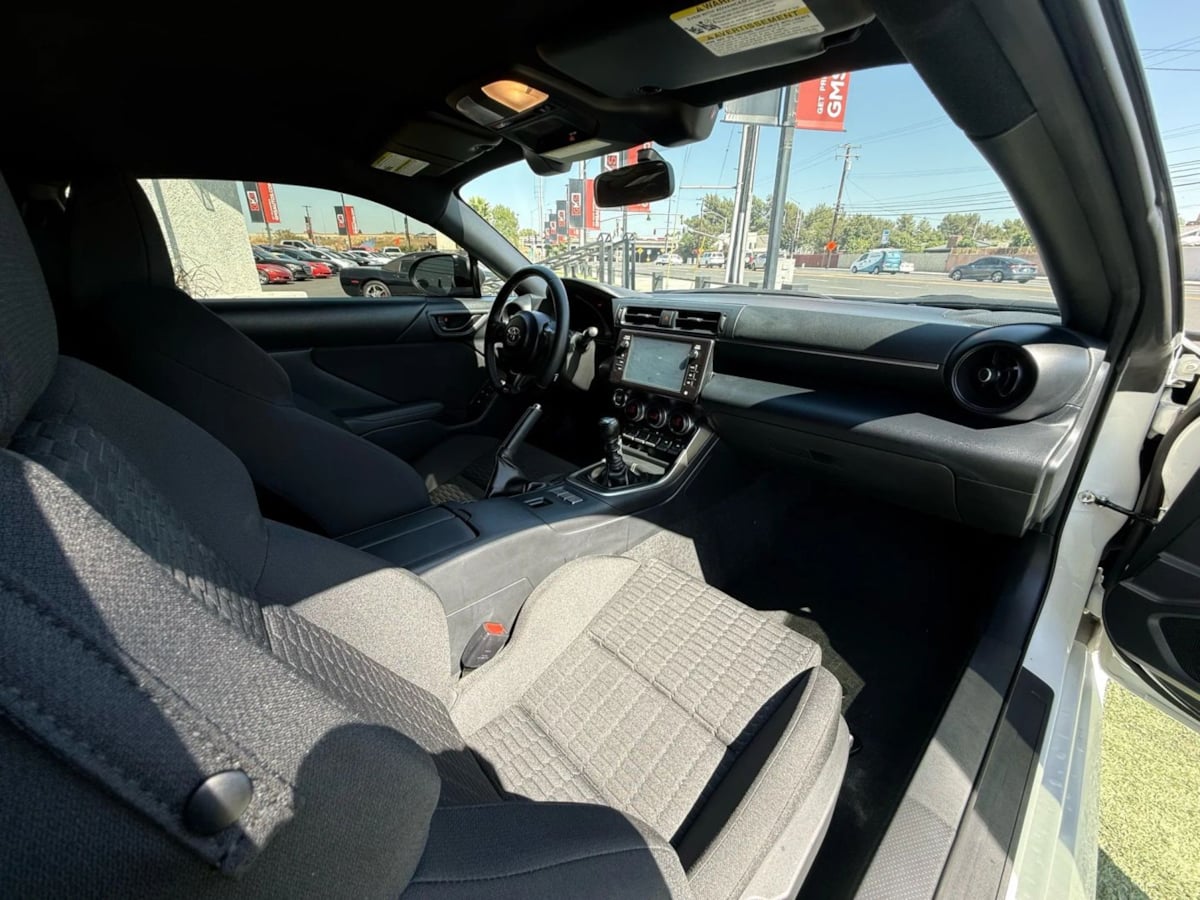 2024 Toyota GR86 photo 29